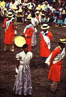 Traditional Malagasy dance - Hira Gasy Madagascan Dance