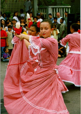 Traditional Colombian Dance - Cumbia