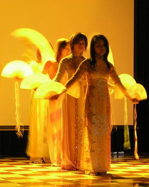 Traditional Vietnamese dance